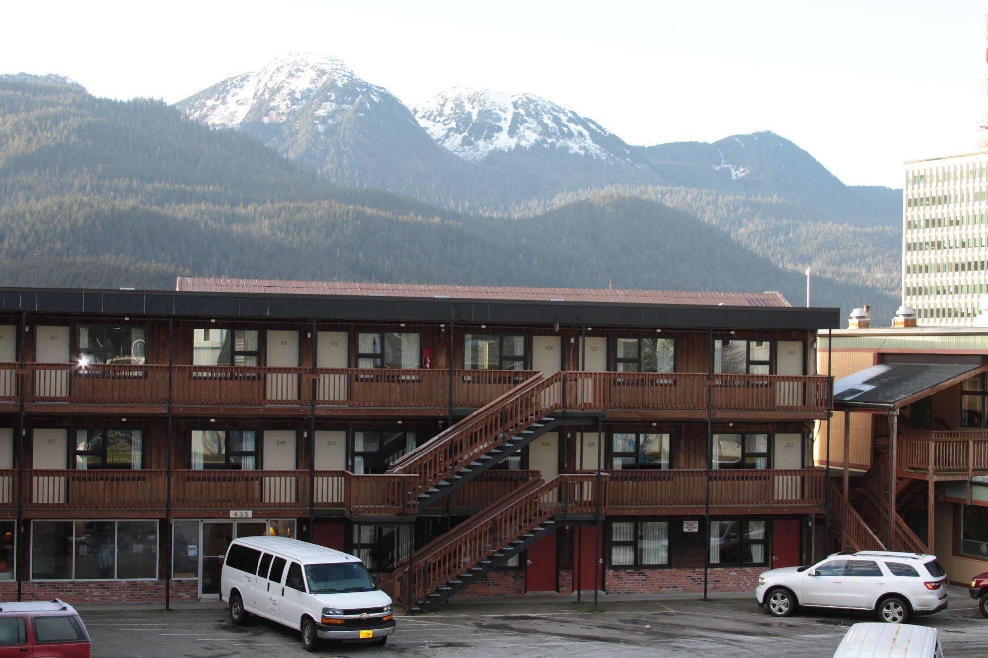 The Driftwood Lodge Juneau Buitenkant foto